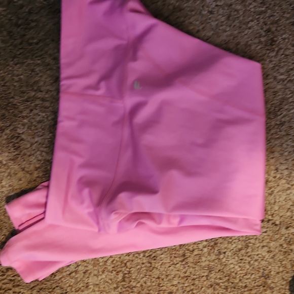 EUC Fabletics High Waisted Ultracool Cropped Leggings - Picture 6 of 11